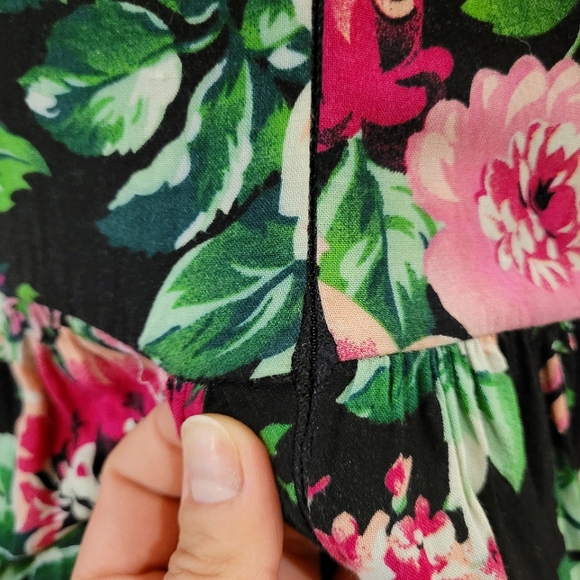 Sweetheart Floral Mini Dress - Picture 10 of 10